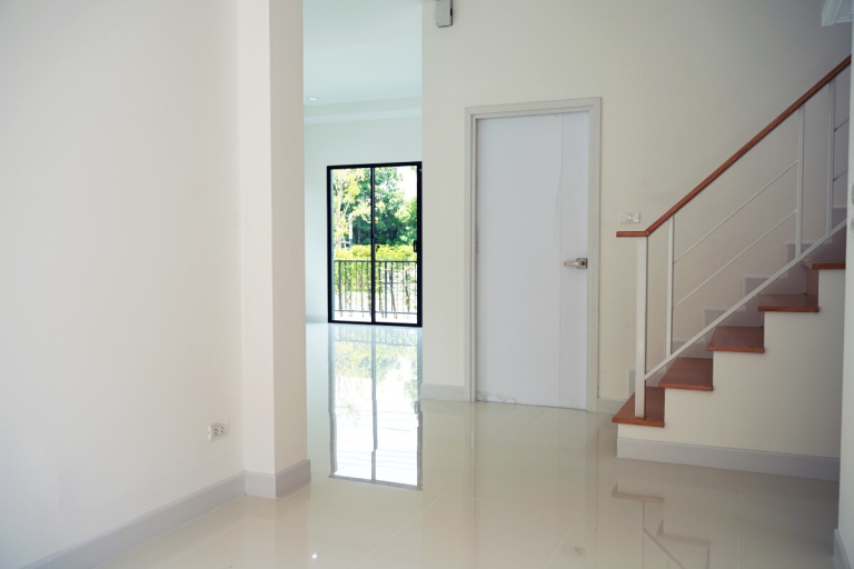 รีวิวบ้านเดี่ยว ประตูจากโรงรถ